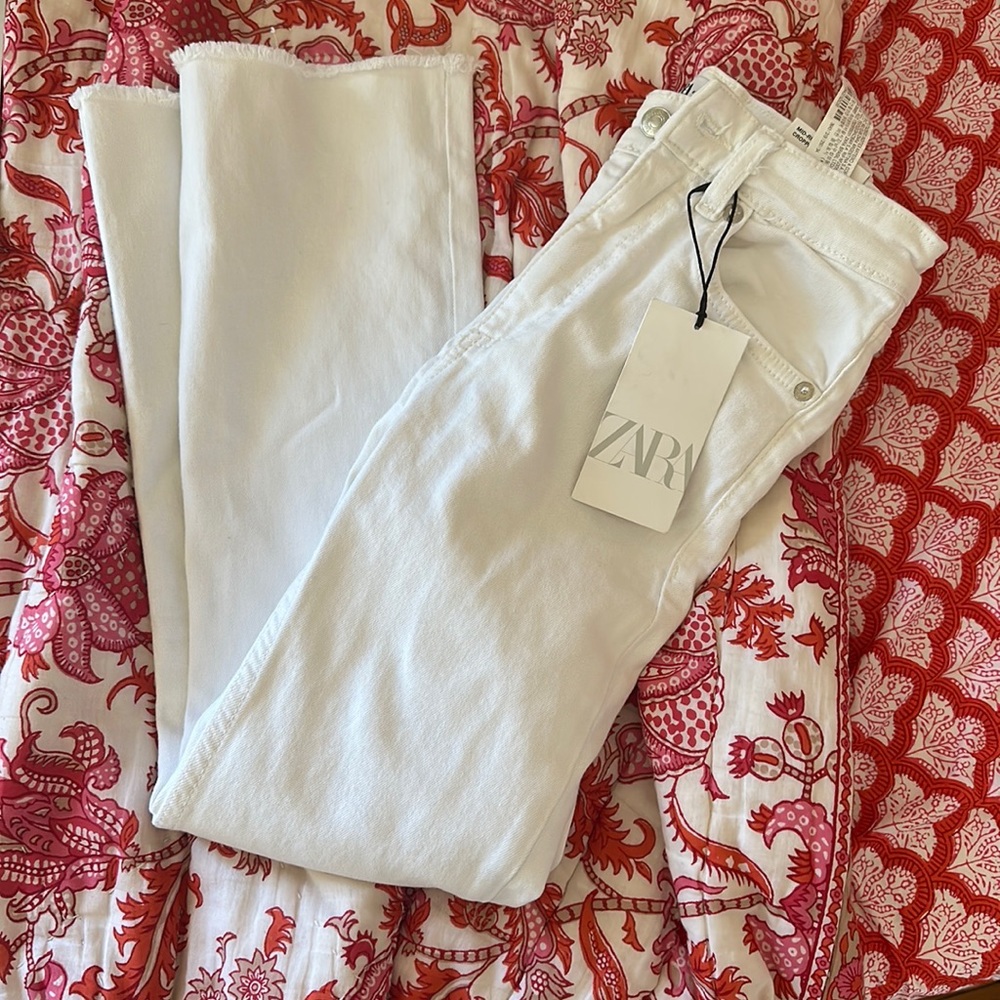 BNWT Zara TRF MID-RISE FLARE CROPPED JEANS